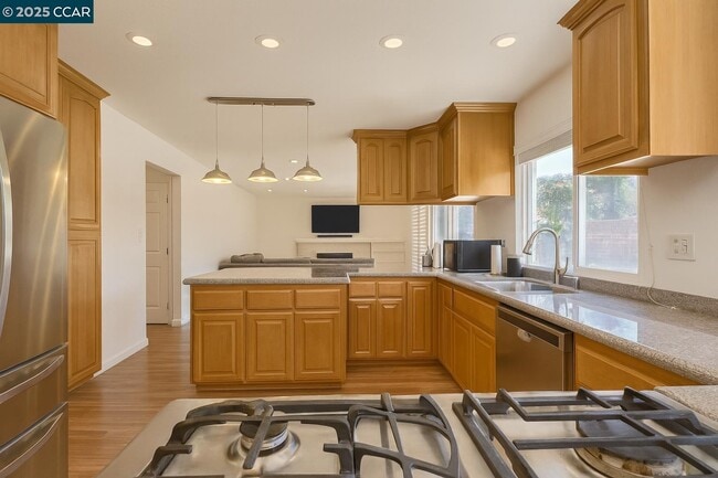 Building Photo - 9597 Davona Dr