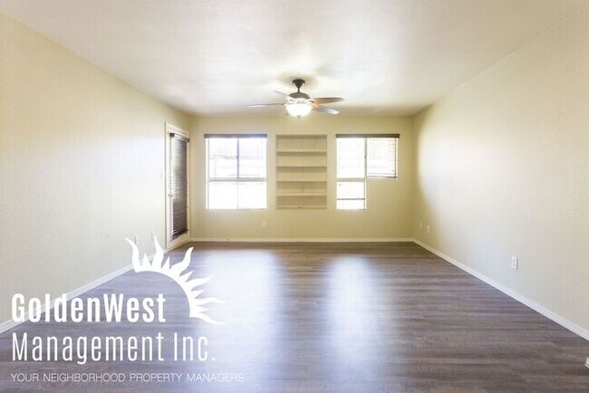 Foto del edificio - Beautiful 2Bdm 2Ba Condo at the Base of North Mountain Preserve!