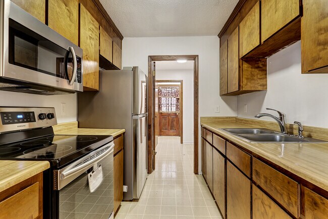 Foto del edificio - 507 W McElhaney Rd