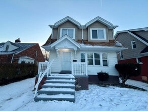 Building Photo - 3651 Buckingham