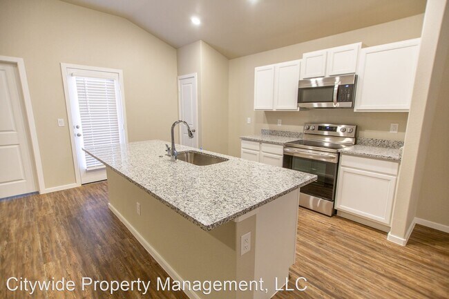 Foto del edificio - 3 br, 2 bath House - 3502 Trenton Avenue