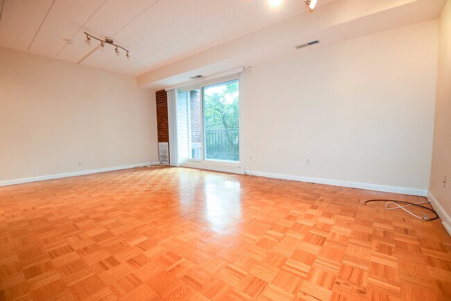 Building Photo - 300 Tremont St