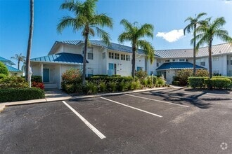 Building Photo - 923 Sandpiper Cir