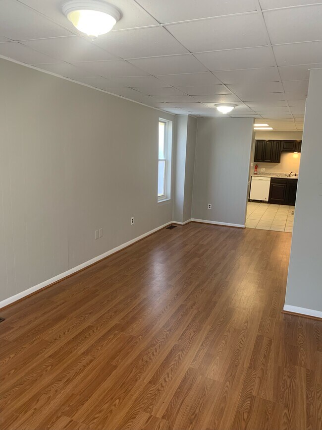 Living Room / dining room - 447 Linden St