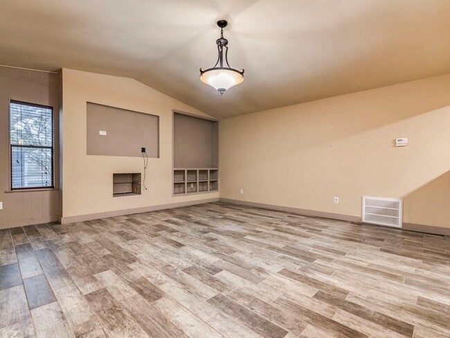 Building Photo - 9805 Murmuring Creek Dr