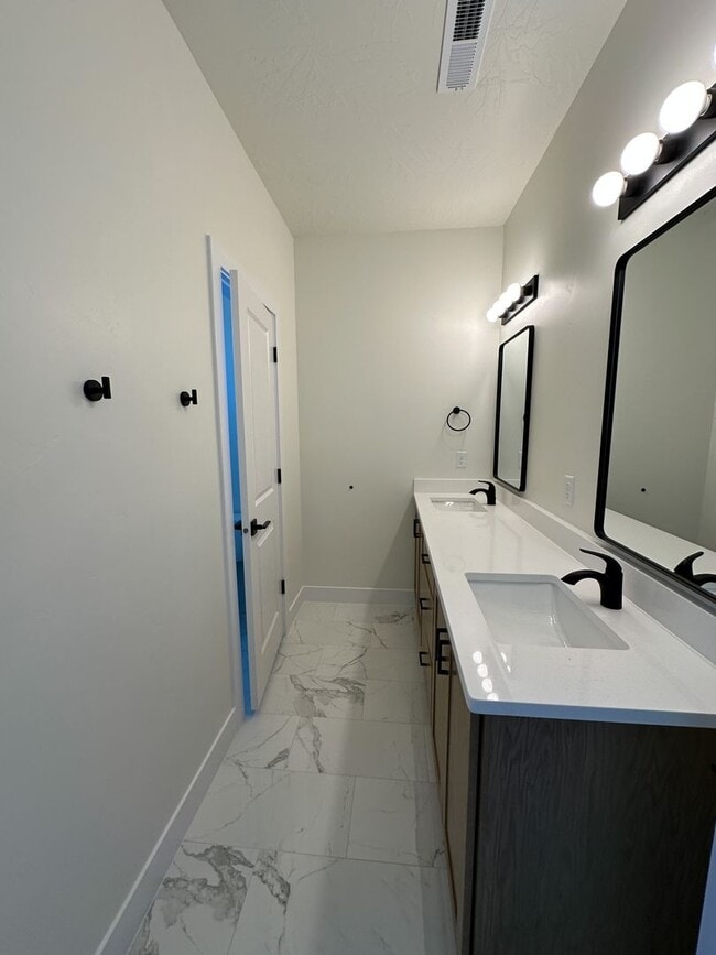 Building Photo - Brand New TownhomeBrand New 3 Bed / 2.5 Bath Townhome – Internet Included