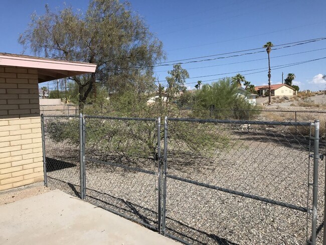 Building Photo - NEW LOWER PRICE!  Call for a showing. (928) 453-2606