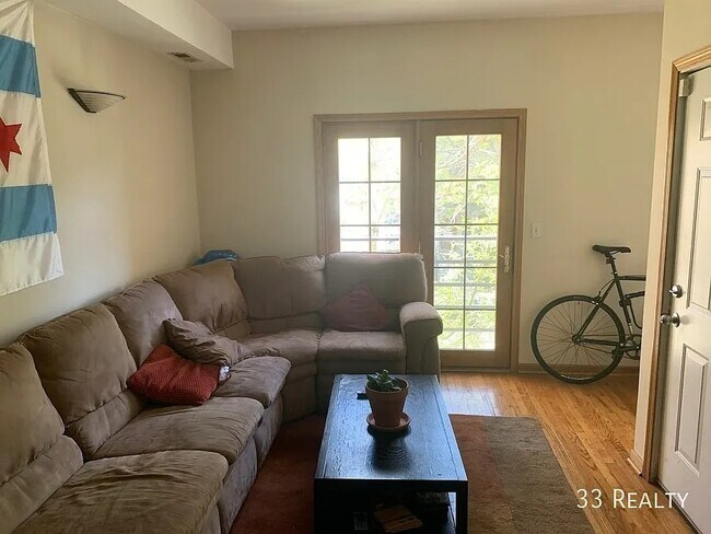 Foto del edificio - Top Floor Duplex Up, 3bd/2bth with Two Private Decks, Avail 7/1