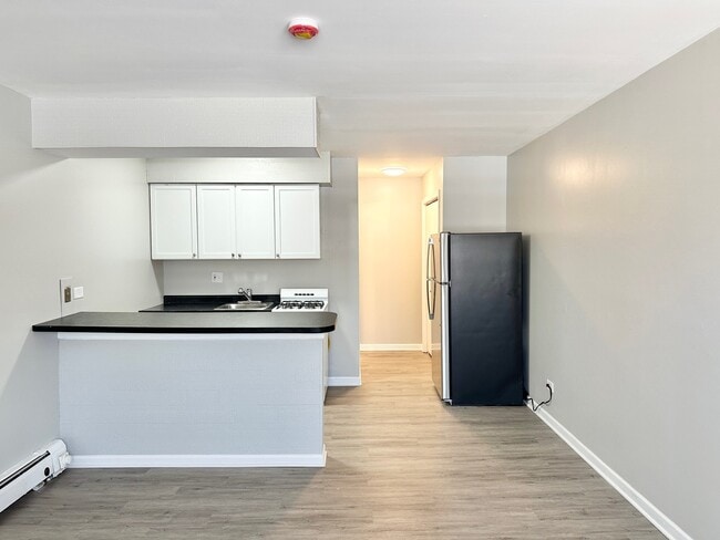 Building Photo - 1940 Mark Ave