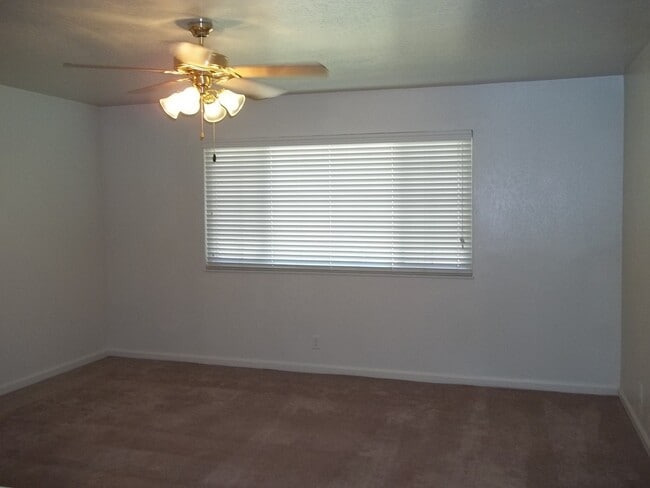 Foto del edificio - Nice and updated 3 bedroom home offering n...