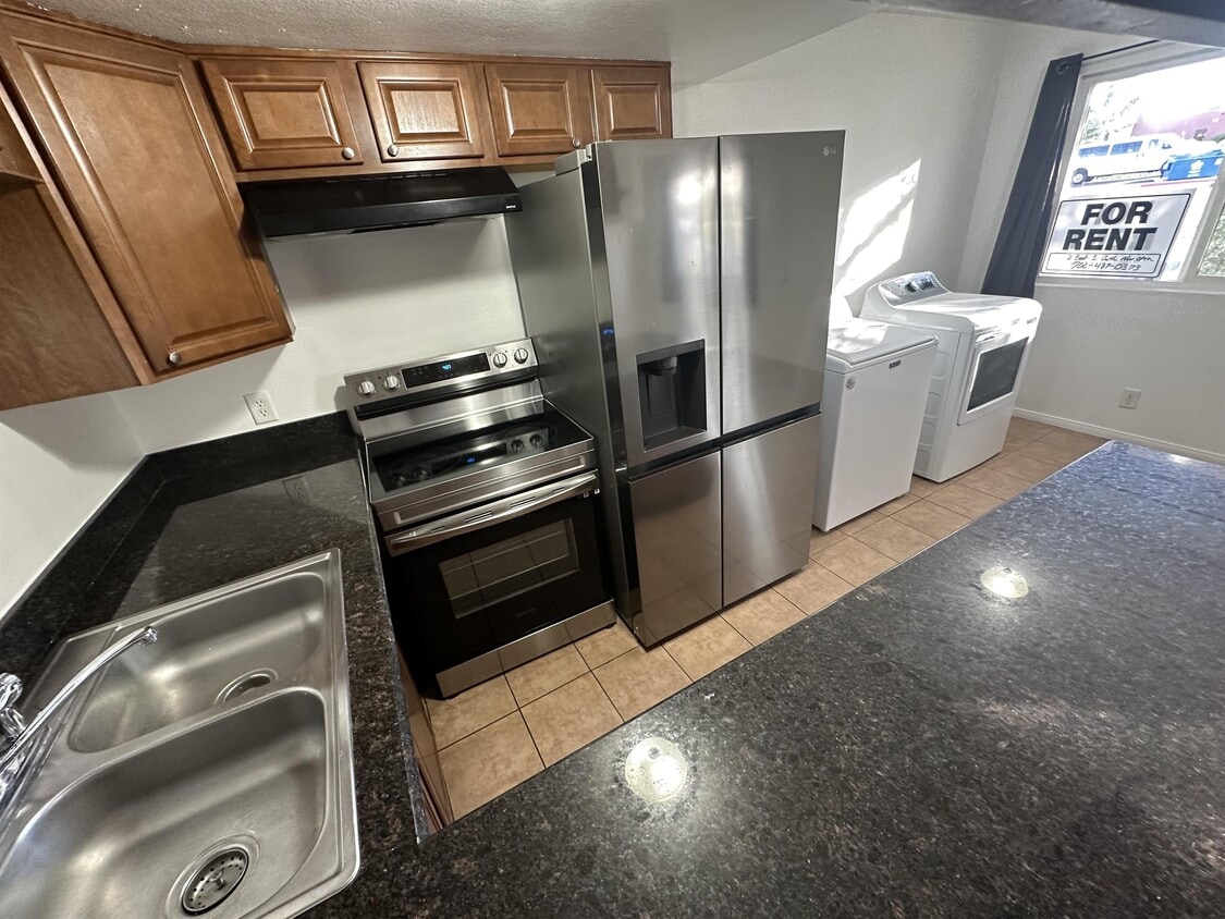 180 Judy Ct Unit B, Henderson, NV 89015 Room for Rent in Henderson