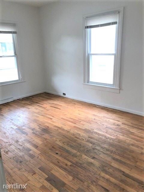 Foto del edificio - 3 br, 1 bath Apartment - 804 W Michigan Ave