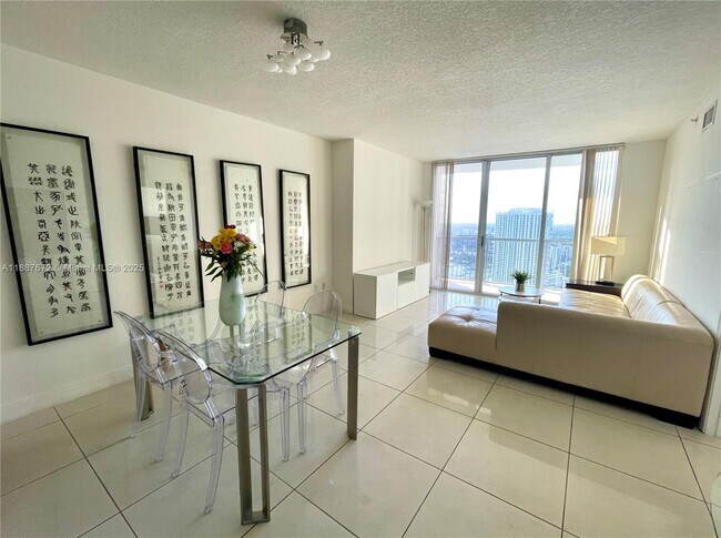 Foto del edificio - 1750 N Bayshore Dr