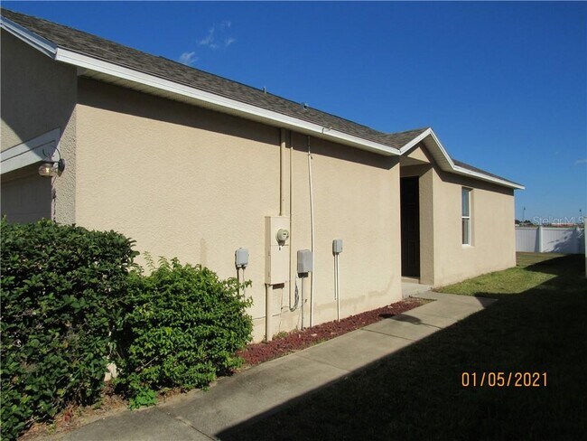 Building Photo - 415 Madina Cir