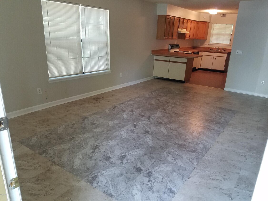 Foto principal - 6310 Delacy Rd