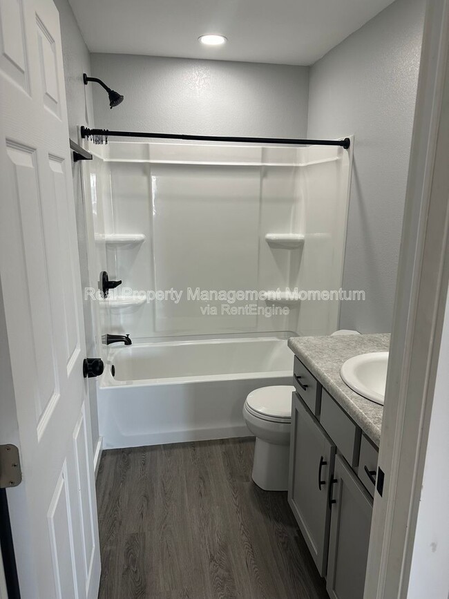 Building Photo - 12588 Kentucky Rd