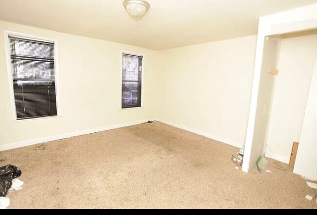 Building Photo - 4940 Baynton St