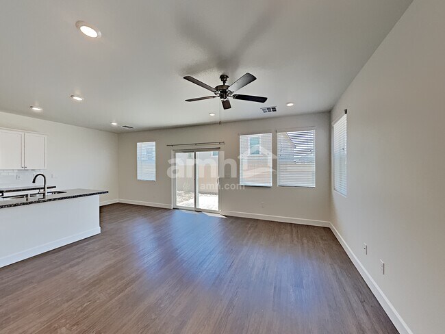 Foto del edificio - 1509 Garden Swing Ave