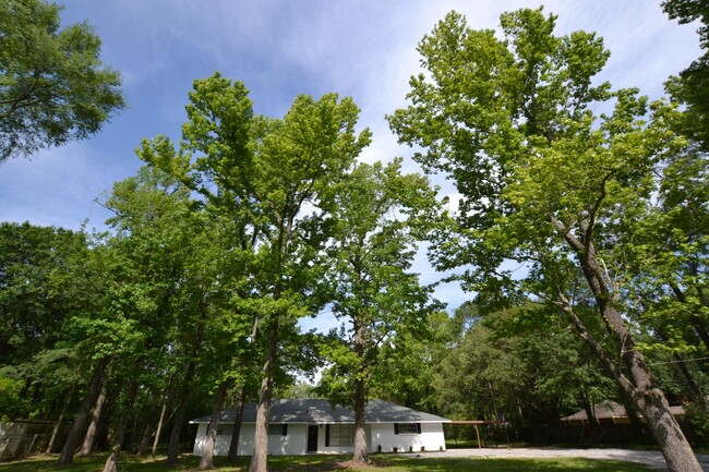 Foto del edificio - Zachary School District!  Rustic Country L...