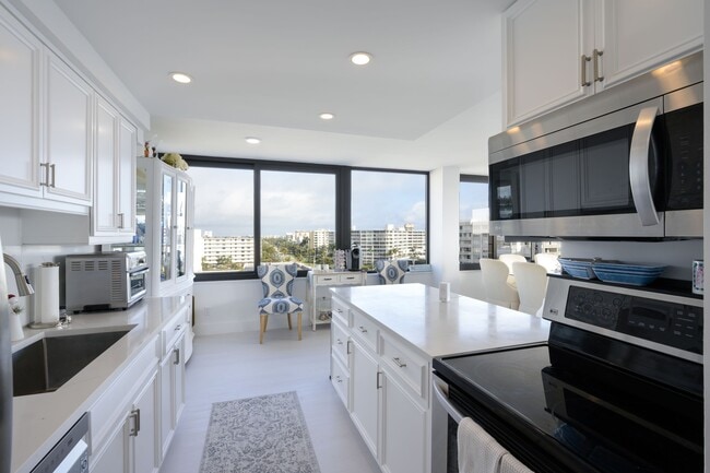 Building Photo - 3589 S Ocean Blvd