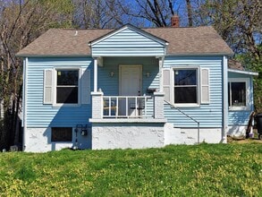Building Photo - 1112 N Frederick St
