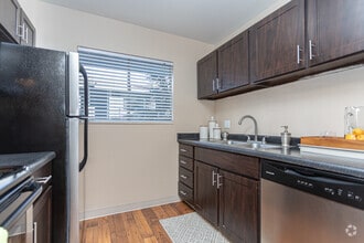2BR, 1.5BA - 1,0002SF - Monaco Apartments