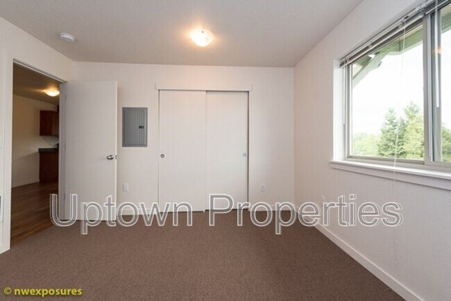 Foto del edificio - 4820 SW Tucker Ave