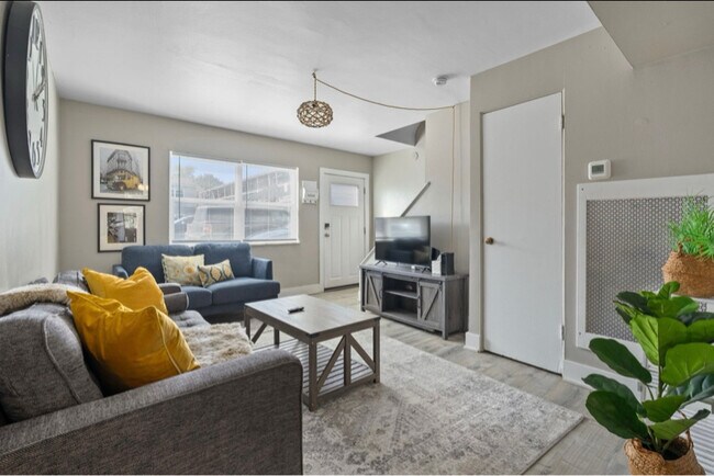 Foto del edificio - 482 E Norwich Ave