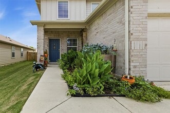 Building Photo - 19017 Romano Dr