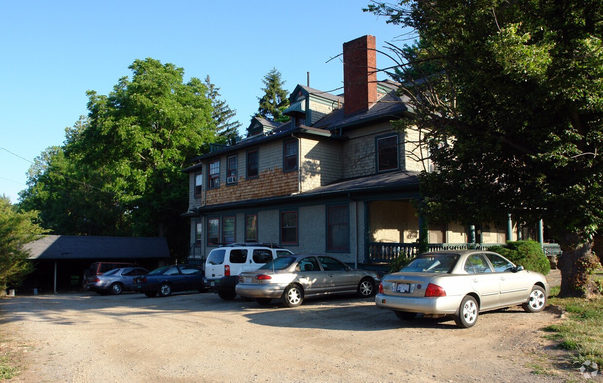 Foto del edificio - 82 Merrimon Ave