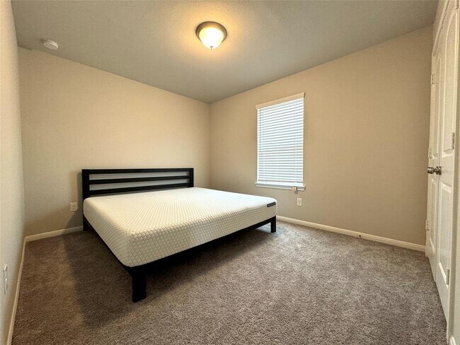 Foto del edificio - 13847 Evansdale Ln