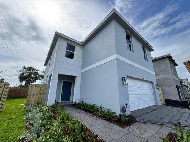 Building Photo - 892 NW 18th Dr