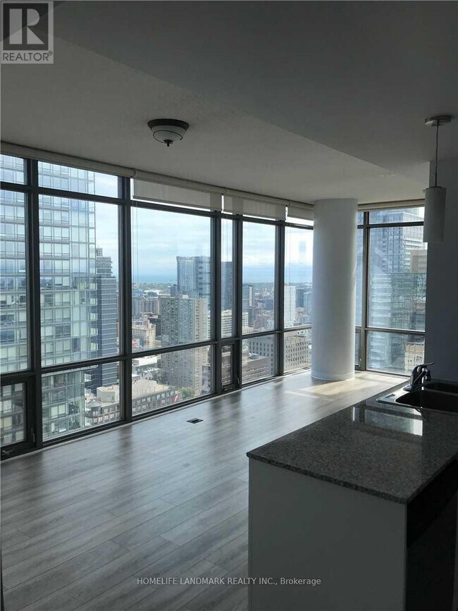 Building Photo - 38 Grenville St