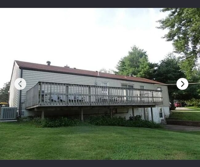 Building Photo - 8 NE 64th Ter