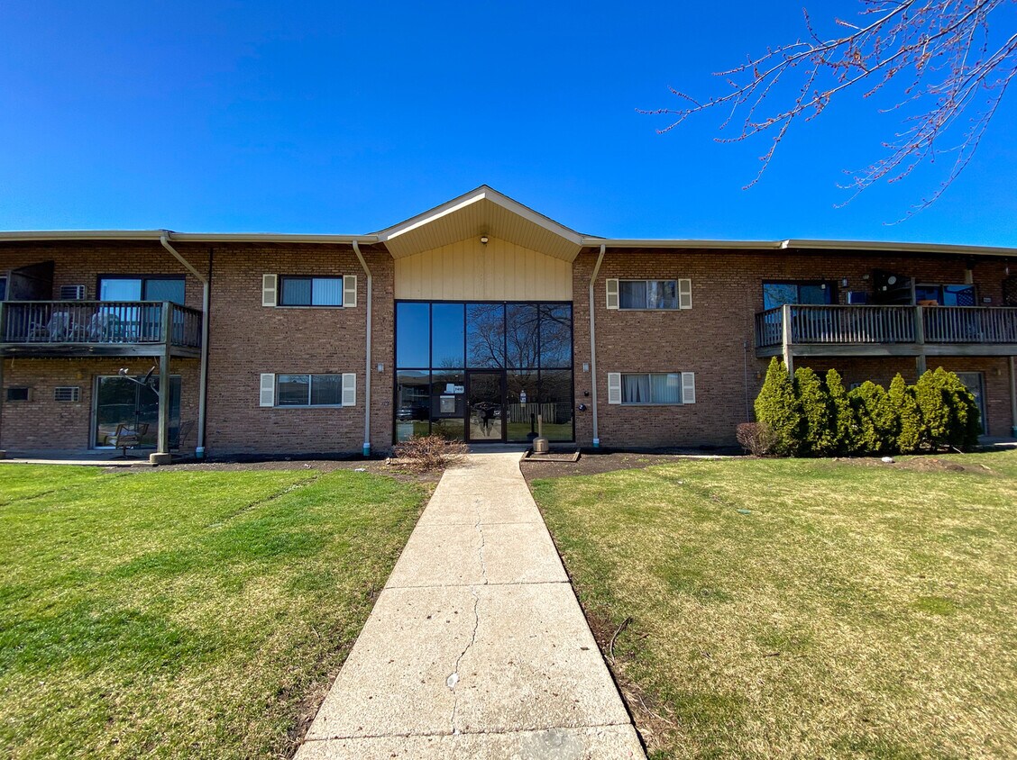 Primary Photo - 7410 Brookdale Dr
