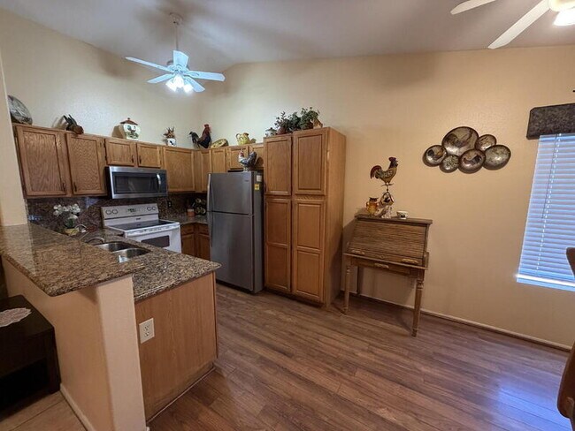 Foto del edificio - 6761 S Oakmont Dr