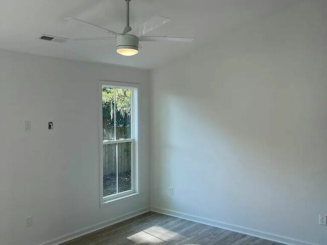 Foto del edificio - 403 Bayview Dr