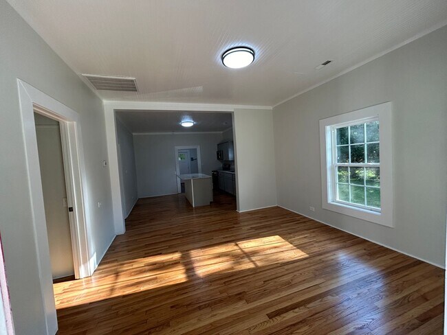 Foto del edificio - 401 Francis St E