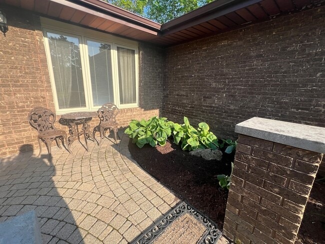 Building Photo - 809 Overlook Dr