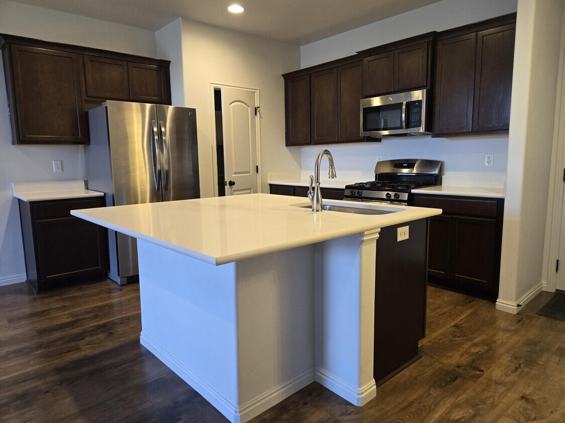 Foto principal - 5661 W Pelican Ridge Ln