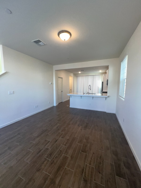 Building Photo - 2319 Hartford Dr