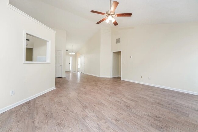 Building Photo - 1421 Fall River Dr
