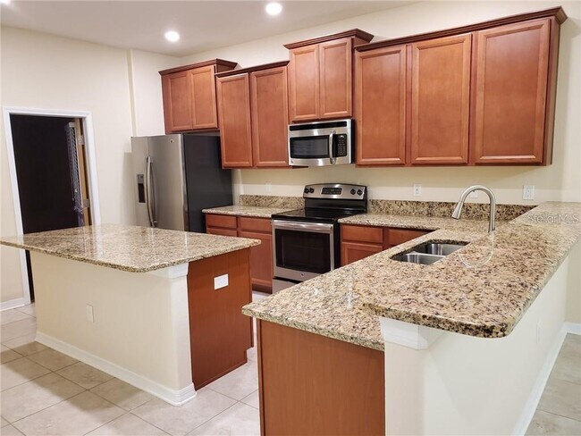 Building Photo - 14843 Evergreen Oak Loop