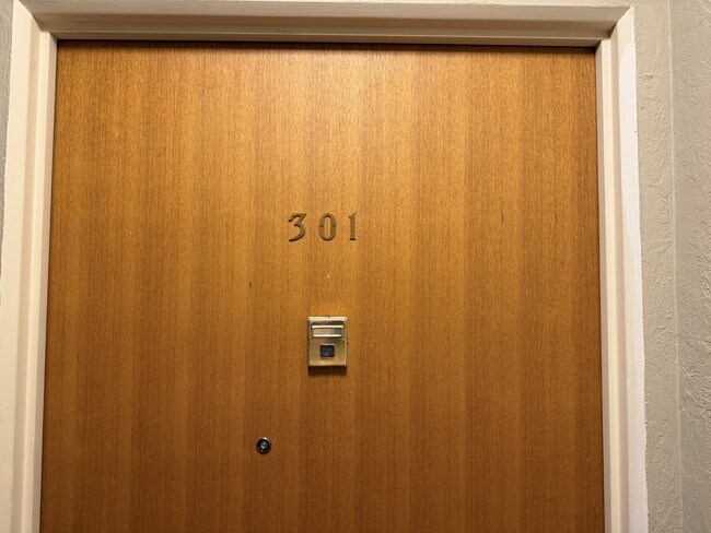 Photo du bâtiment - 908 Cook St