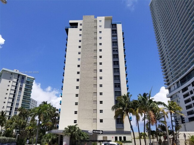 Foto del edificio - 4001 S Ocean Dr