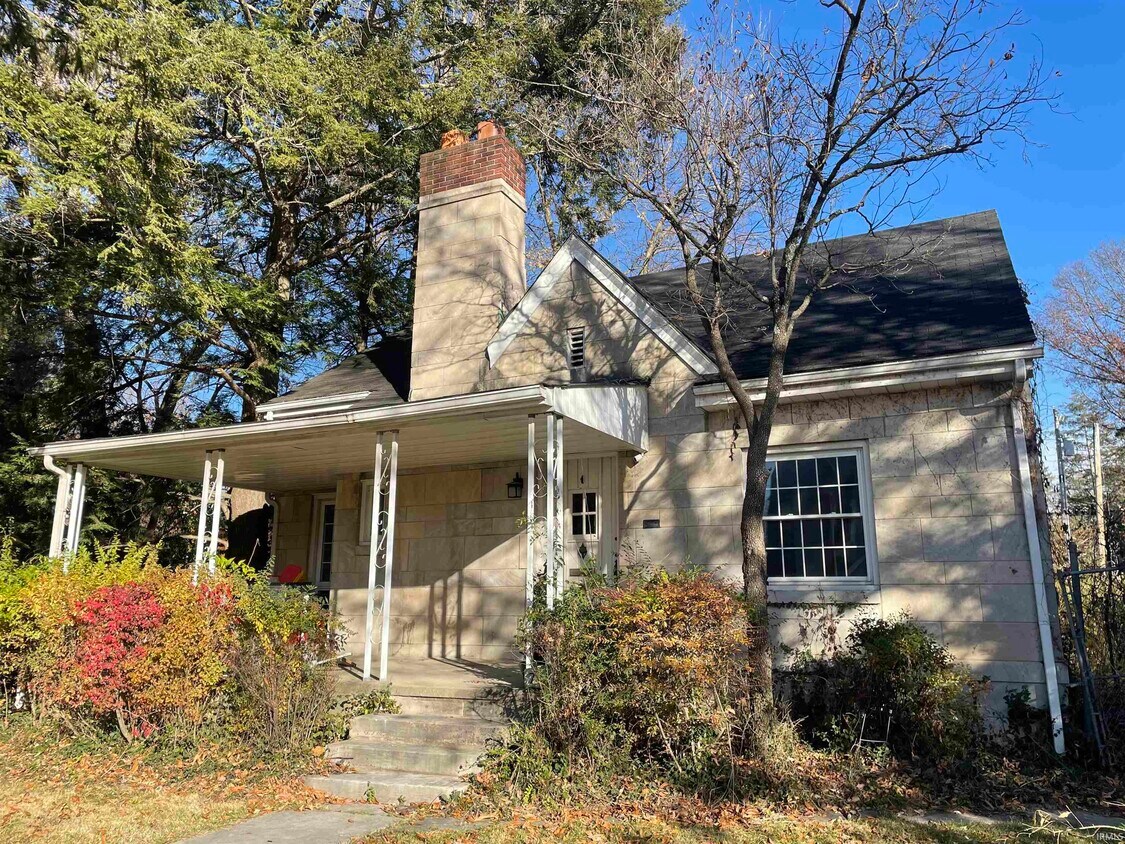 Primary Photo - 715 S Henderson St