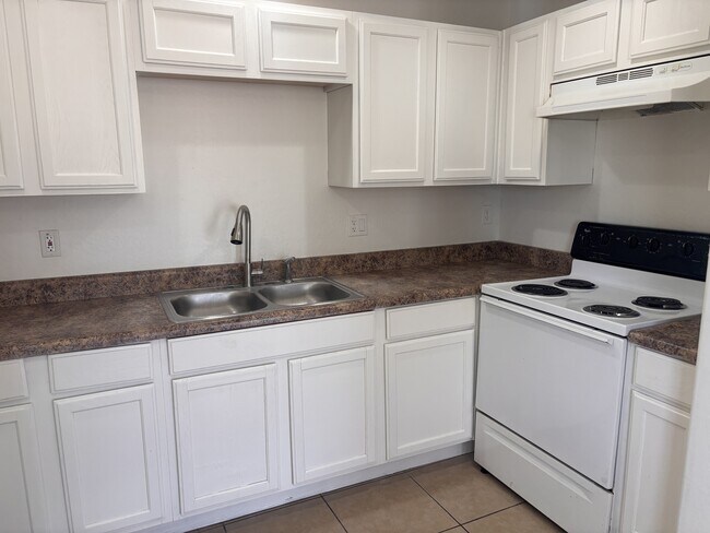 Foto del edificio - 1597 W Mountain View Rd