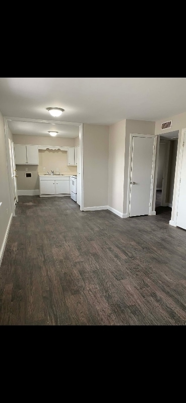 Building Photo - 107 Smith St