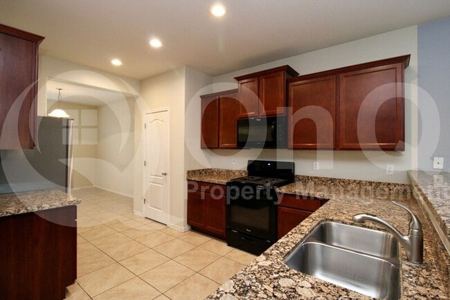 Building Photo - 7036 S 77th Ln