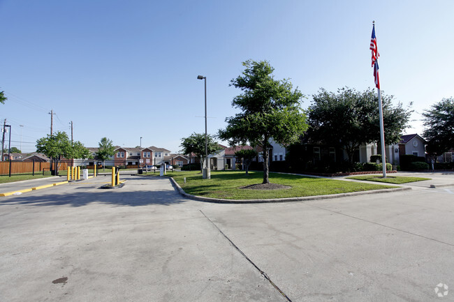 Building Photo - Reed Parque Townhomes